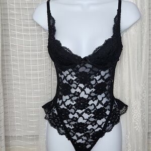 VINTAGE 70’s Gold Label VICTORIAS SECRET~BLACK FLORAL LACE TEDDY BODYSUIT Sz34B